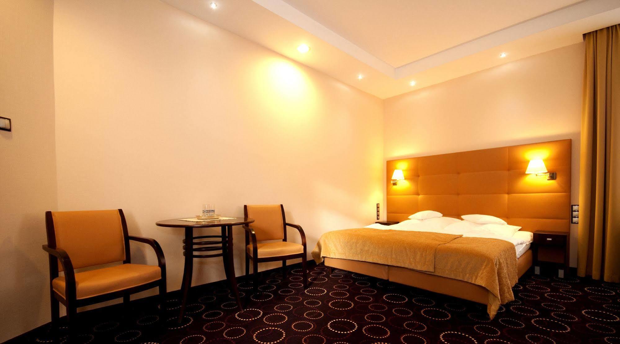 La Petite Apartments & Rooms Гданск Екстериор снимка