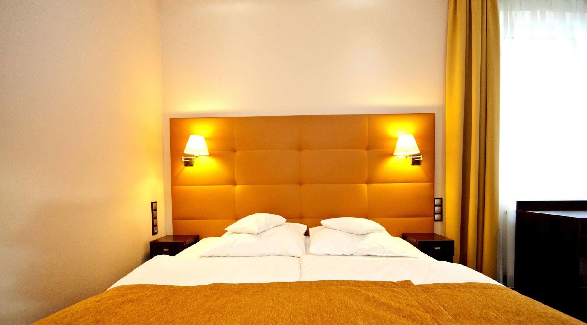 La Petite Apartments & Rooms Гданск Екстериор снимка