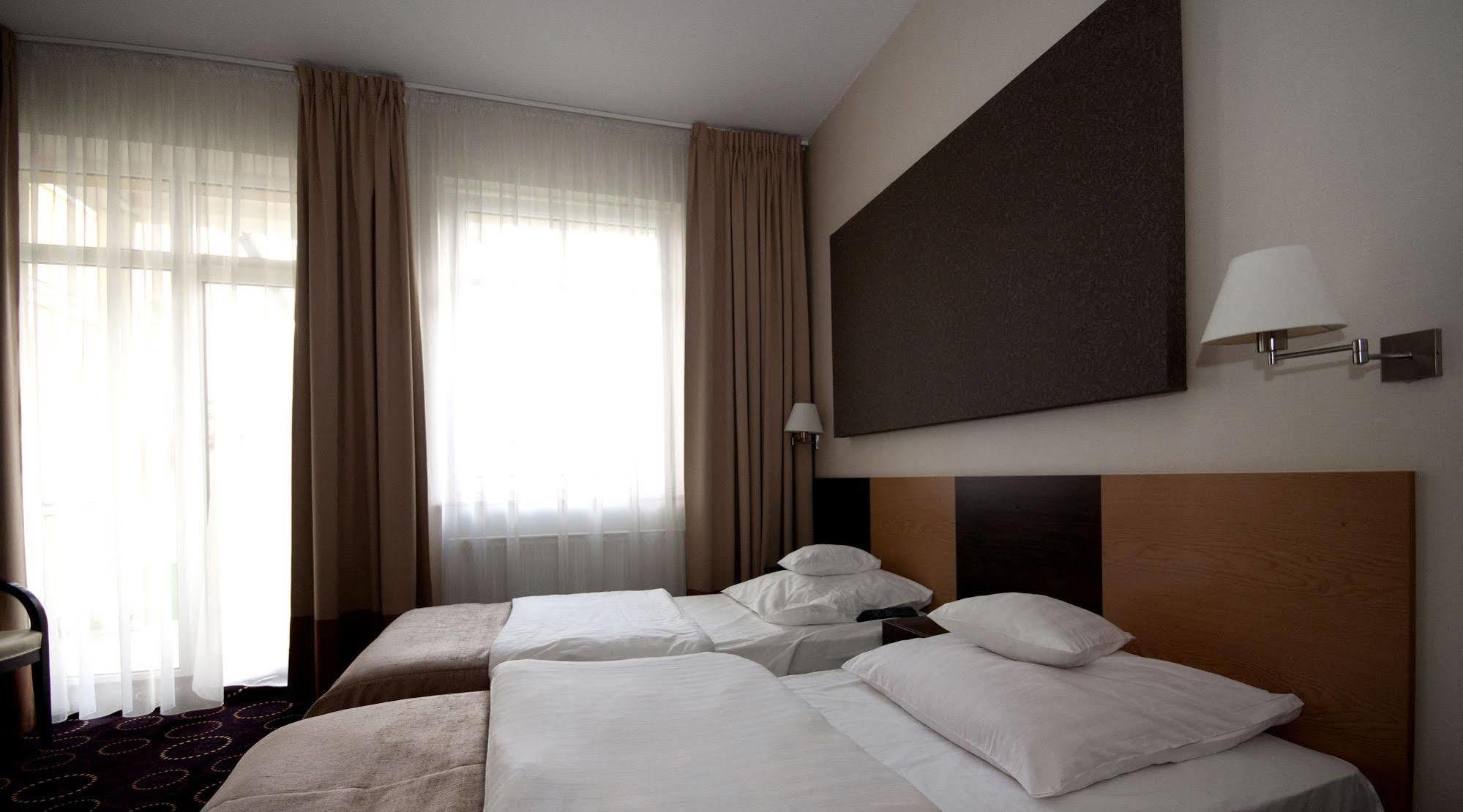 La Petite Apartments & Rooms Гданск Екстериор снимка